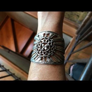 Silver fashion bracelet